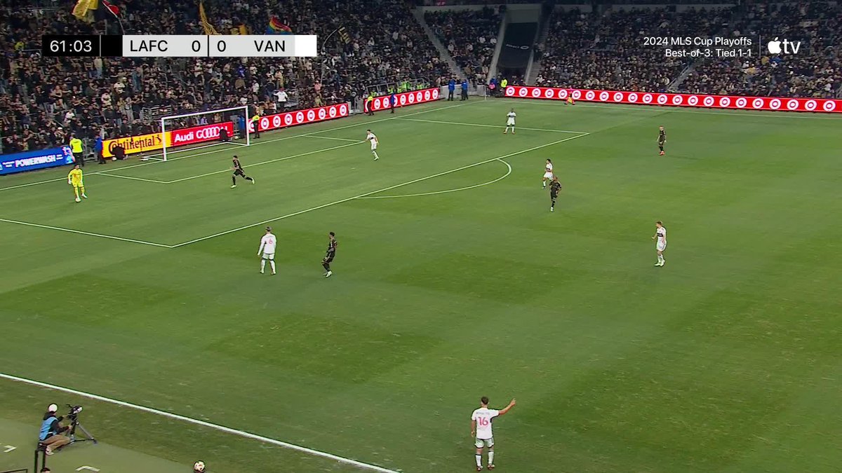 MATEUSZ BOGUSZ GIVES LAFC THE LEAD! 💪 📺 #MLSSeasonPass: