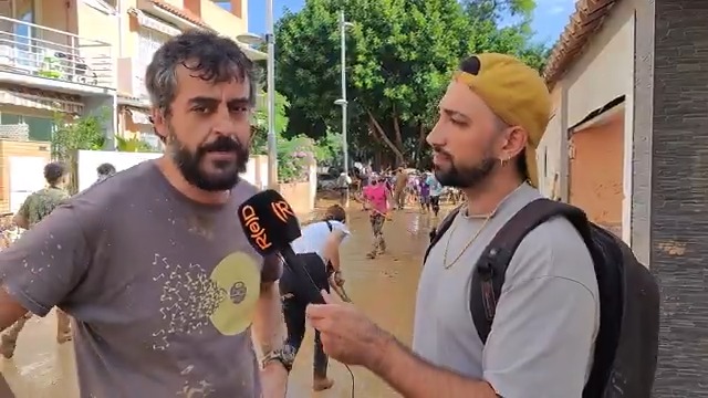Nos tienen tan domesticados que la gente ve un logro, y ojo, un servicio público, que el Mercadona abra las puertas. Pero casi nadie opina como dice aquí Yago Álvarez Barba y tendría que ser de sentido común. Son empresas millonarias. Escuchadlo por favor.