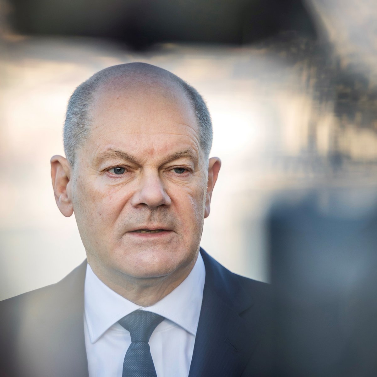 Gerade jetzt, wo die weltpolitische Lage so herausfordernd ist, müssen wir Europäer zusammenhalten. Die Botschaft der Freiheitsrevolution 1989 ist aktueller denn je: Mut, Zuversicht und Zusammenhalt zahlen sich aus. Gegeneinander erreichen wir nichts, nur zusammen sind wir stark.