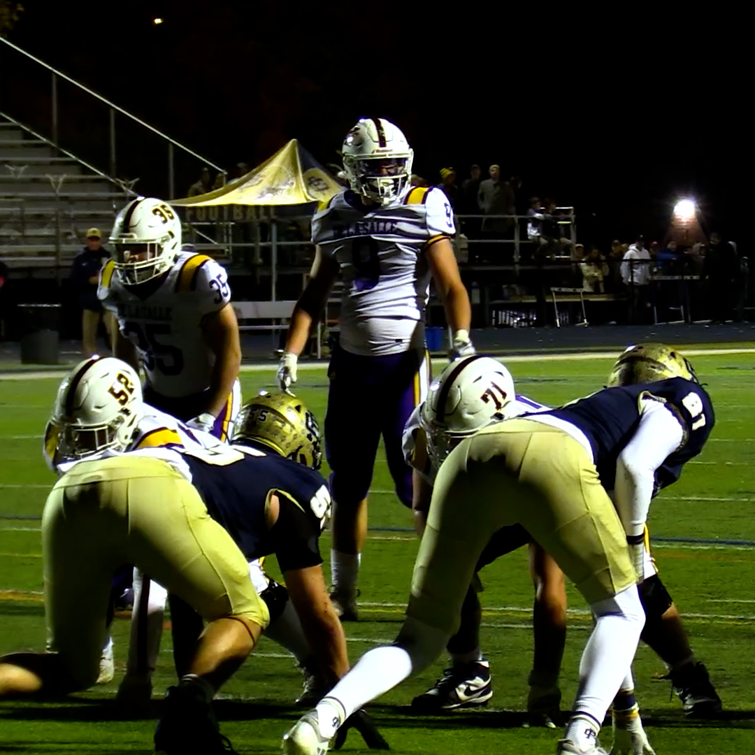 Warren De La Salle junior Anthony Bitonti scored three rushing touchdowns in their 35-21 victory over Grosse Pointe South in the Division 2 District Final on November 8th, 2024. Anthony Bitonti | De La Salle Pilots Football Powered by The Salvation Army Great Lakes Division The Salvation Army is bringing you the best assists all over the state with the "Gift of Giving". Make sure to sign up to ring the bell this holiday season at