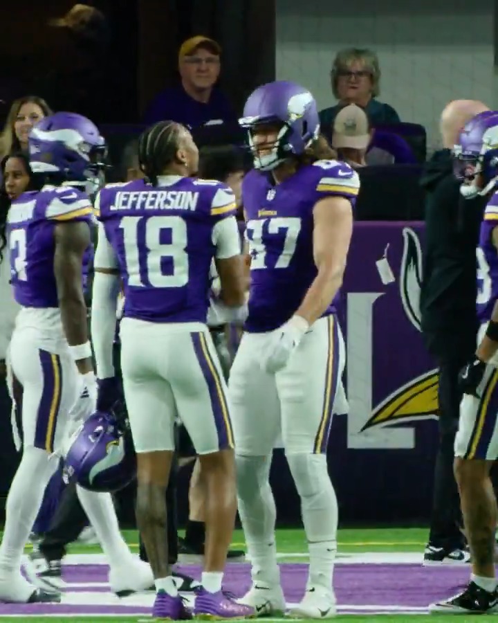 It was great seeing @TheeHock8 back on the field last Sunday. 📺: