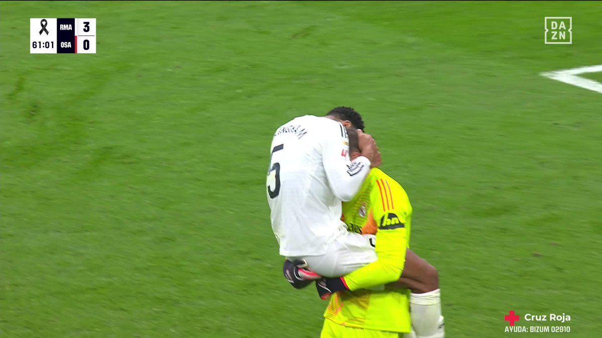 Cuatro toques, un gol 🔥 La asistencia de Lunin para el hat-trick de Vinicius 🎁 #LALIGAenDAZN ⚽