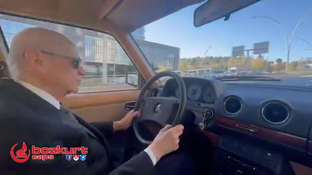 Lider Devlet Bahçeli, Atatürk’ün en sevdiği şarkılar arasında yer alan “Fikrimin İnce Gülü” ile Ankara yollarında...
