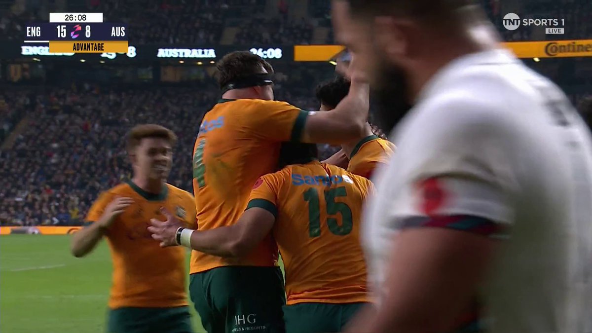 Great finish from Tom Wright but this one is all about the Joseph Sua'ali'i offload 🔥 #ENGvAUS | #AutumnNationsSeries