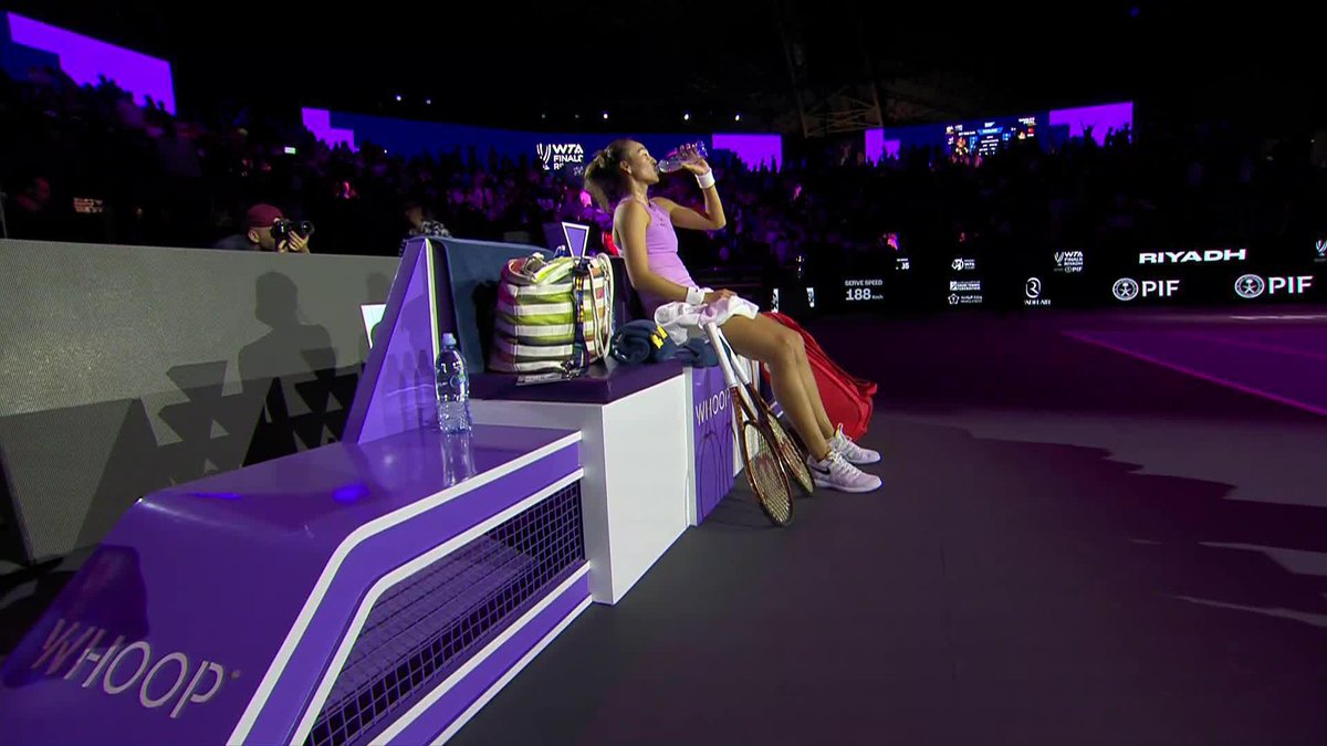 POWER HOUSE 💪💥 Zheng Qinwen grabs the first set 6-3 over Gauff. #WTAFinalsRiyadh