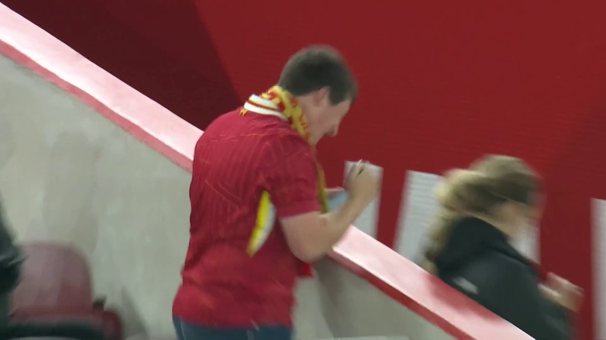 This Liverpool fan after seeing the Man City result 🤣 📺 TNT Sports & discovery+ UK