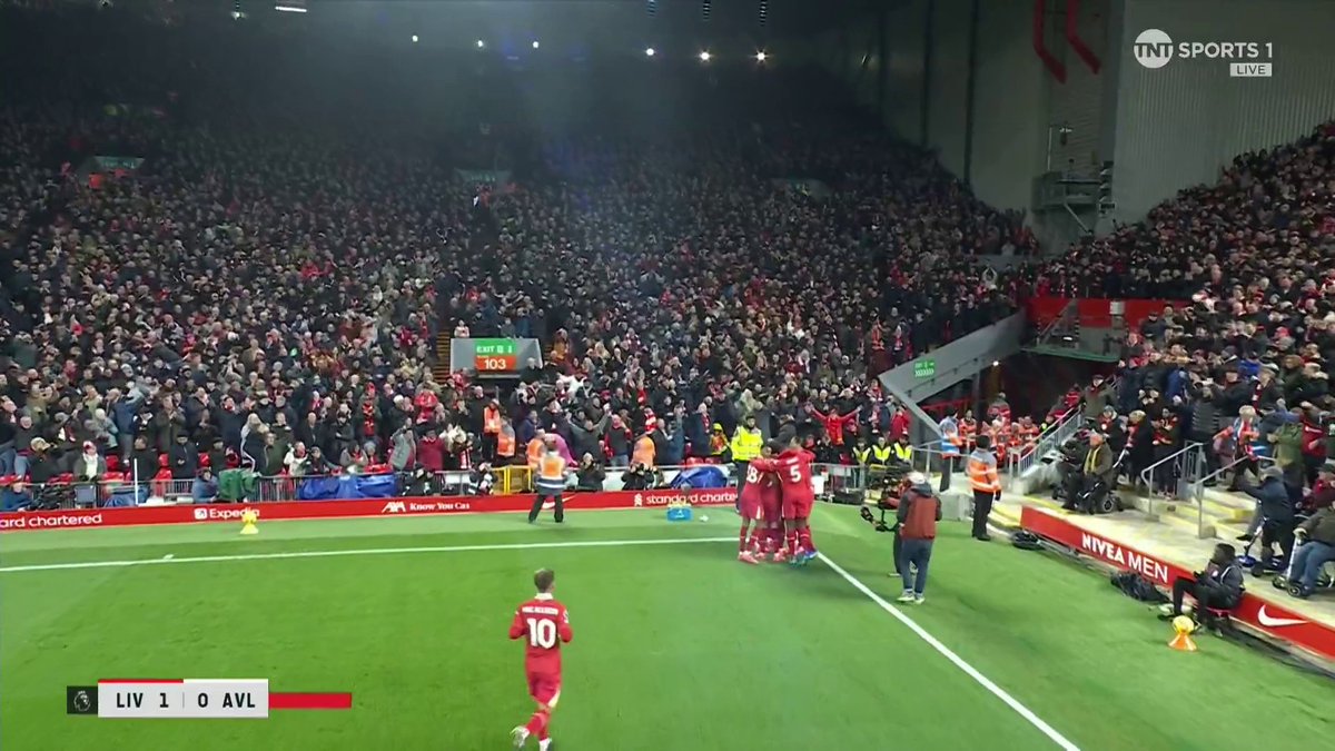 Darwin Nunez takes over from Mohamed Salah to give Liverpool the lead 🤩 📺 TNT Sports &amp; discovery+ UK
