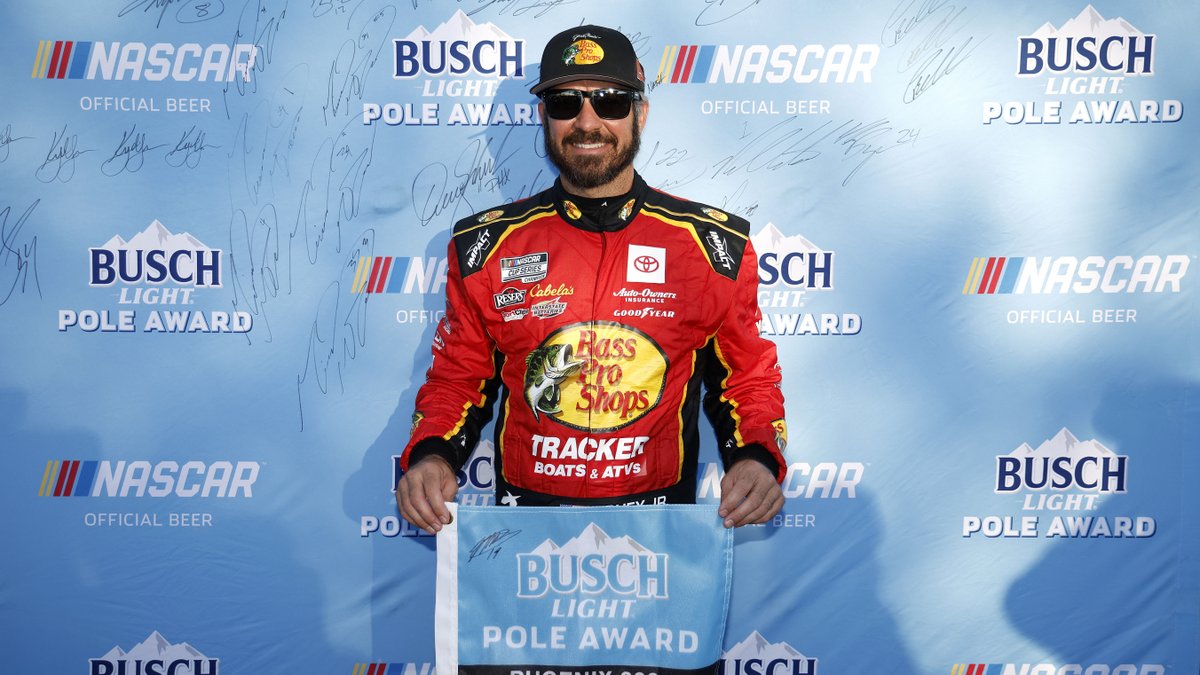 HE CLAIMS THE POLE IN HIS FINAL RACE AS A FULL-TIME NASCAR DRIVER. Repost to congratulate Martin Truex Jr. as he gets it done in Phoenix qualifying! 😎🏁