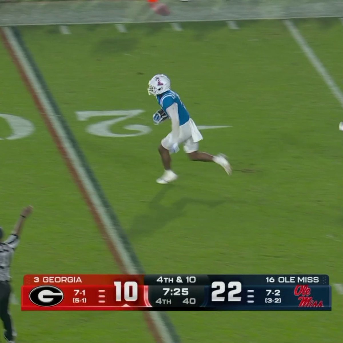 JOHN SAUNDERS JR. PICKS OFF CARSON BECK ๐ฑ Ole Miss Football