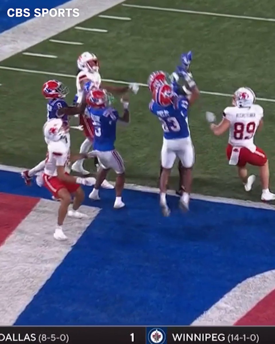 Jacksonville State tied the game against Louisiana Tech after this Hail Mary 😳 They missed the extra point for the win in regulation, but would go on to win in OT 🔥