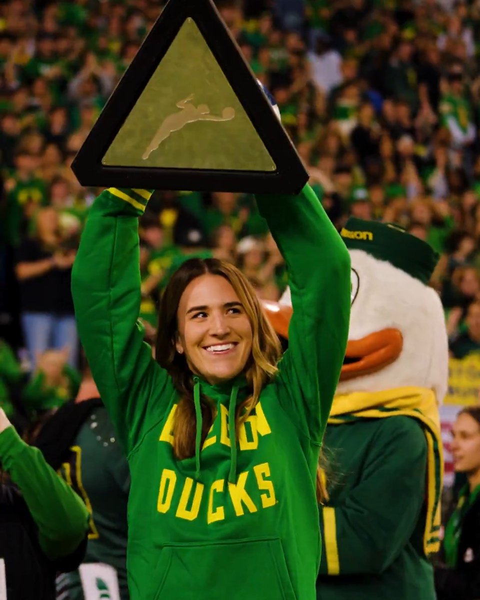 The Champ is back. Sabrina Ionescu x #GoDucks