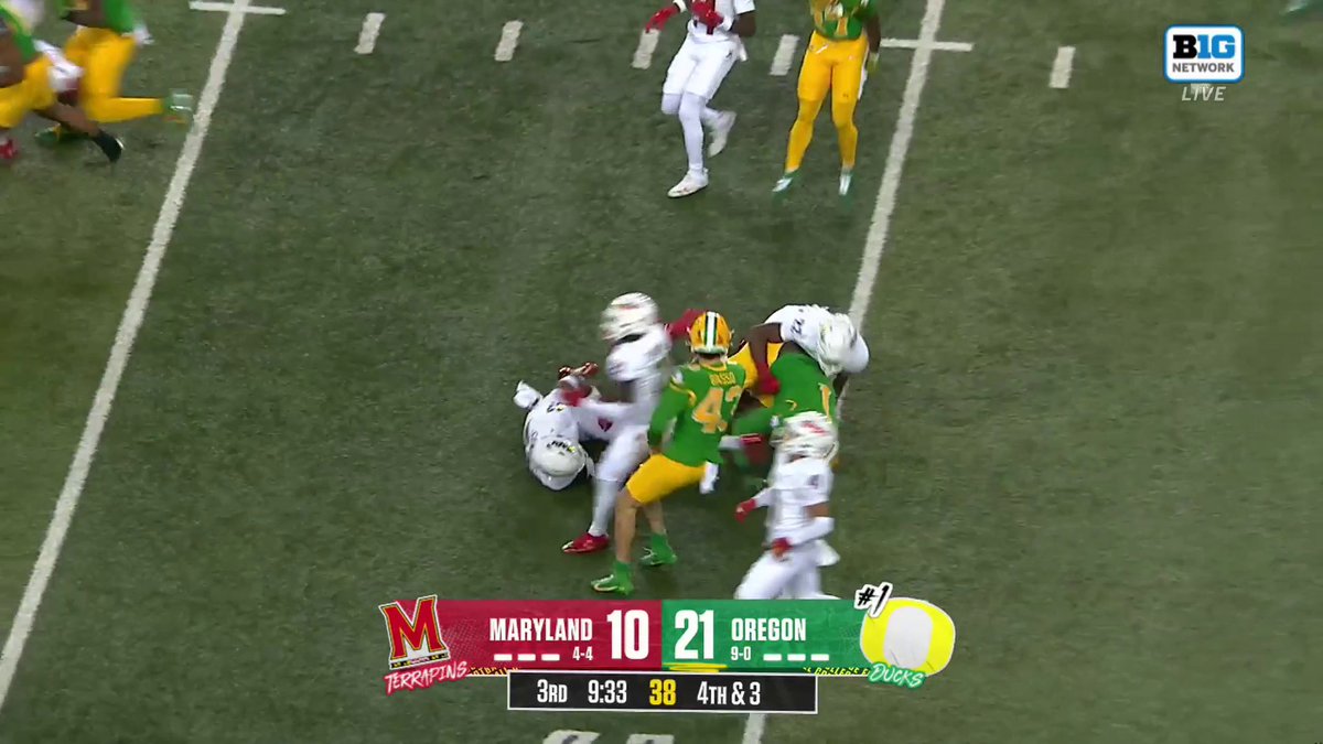 Please note that Oregon HC Dan Lanning was good with running fake punt to a 6-foot-4, 300-pound D-lineman. Tells you what Dan Lanning thinks about Jordan Burch's athleticism. Burch was moving like a much smaller man here👀: #TheDraftStartsInMOBILE™️