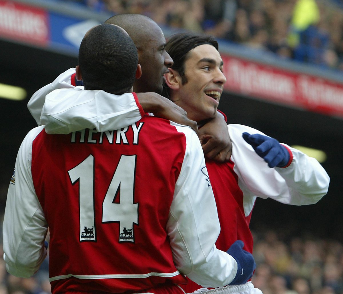 Bergkamp ๐ Vieira Our Invincibles combine for a fine goal away at Stamford Bridge in 2004 ๐ฎโ๐จ