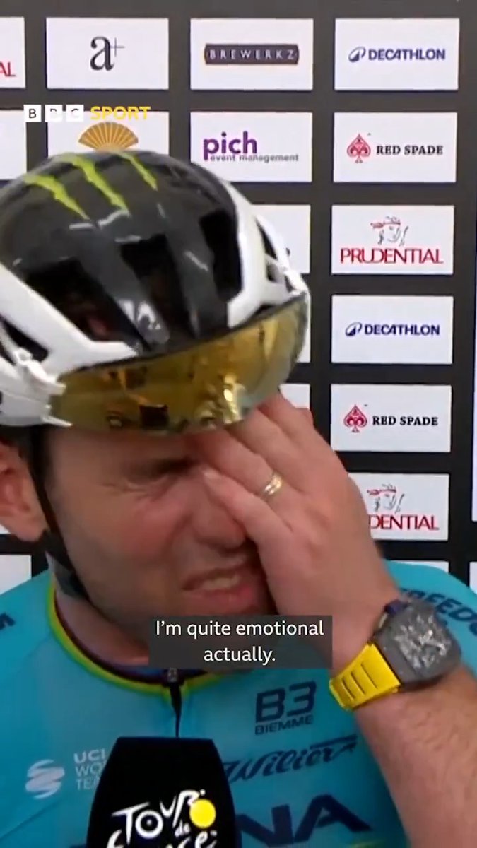 The most successful sprinter in cycling history has ended his career in style. 👏 Things got a little emotional for Sir Mark Cavendish in Singapore. 🥺