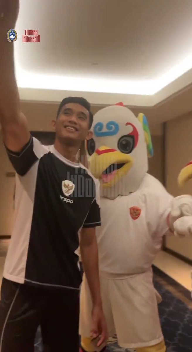 The 𝐒𝐡𝐚𝐤𝐭𝐢 greet our Garuda! 🦅 ‣ #KitaGaruda
