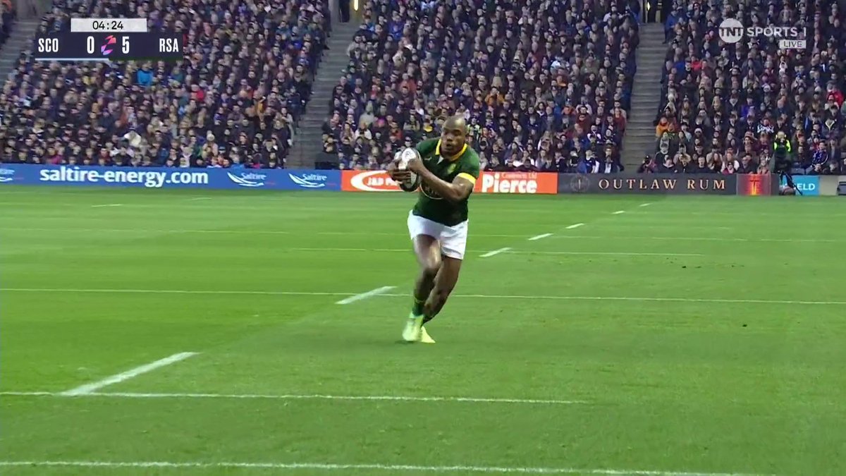 🤩 Early try for Makazole Mapimpi! 🇿🇦 The Springboks have the perfect start in this one! #SCOvRSA | #AutumnNationsSeries