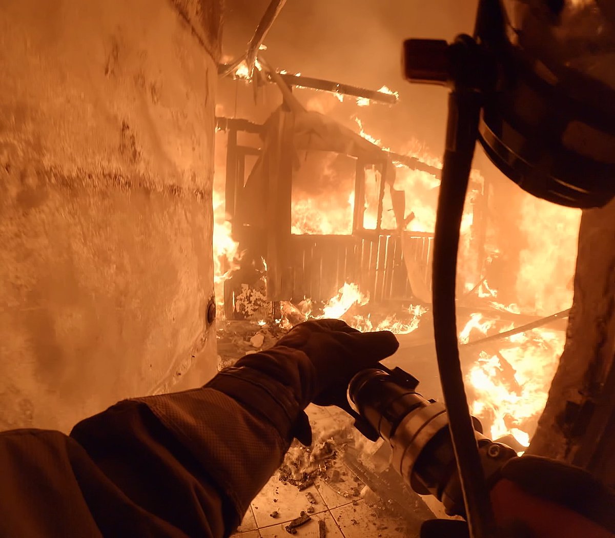 A true HERO in action 👏 Thank you for keeping us safe, #GoProAwards recipient Joseth Abel Espinosa. Captured in the most immersive, GoPro-exclusive 8:7 aspect ratio. #GoPro #GoProPOV #POV #Fire #Firefighter #FirstResponder