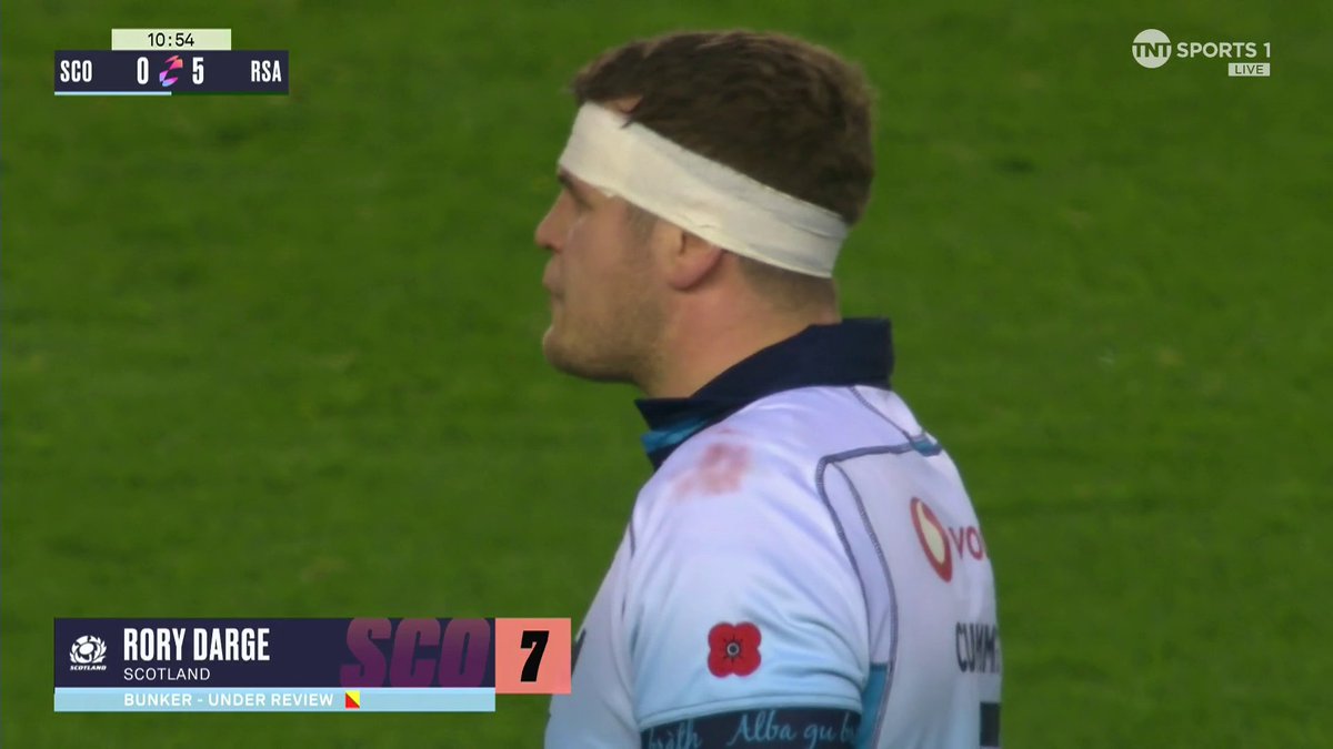 Genuinely would love an explanation for that being a red card. There’s an arm on Mostert’s leg, but it’s nowhere near significant enough for me to be a red. #SCOvSA