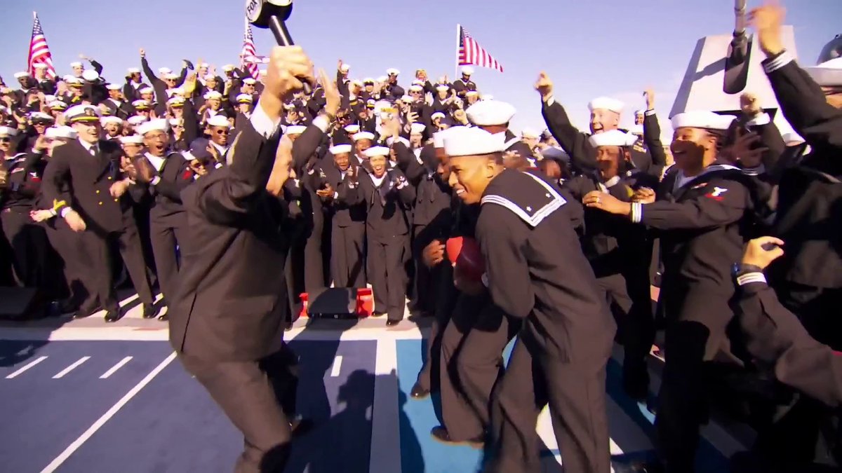 TOUCHDOWN 🙌 These TD dances from the sailors at Naval Base San Diego are awesome 👏