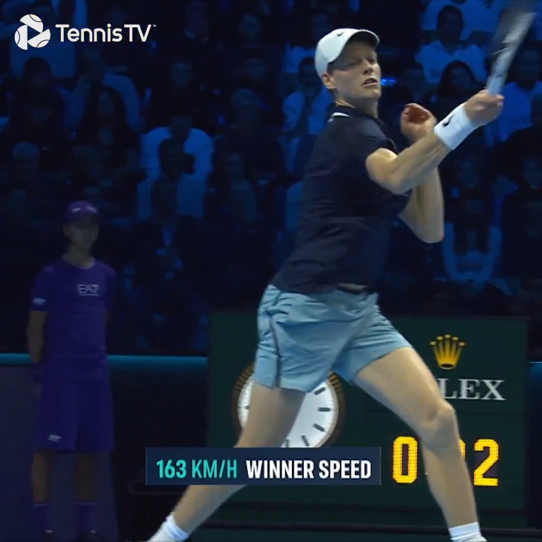 Effortless. Power. 🚀 Jannik Sinner crashes down a 101mph forehand winner 😳 #NittoATPFinals