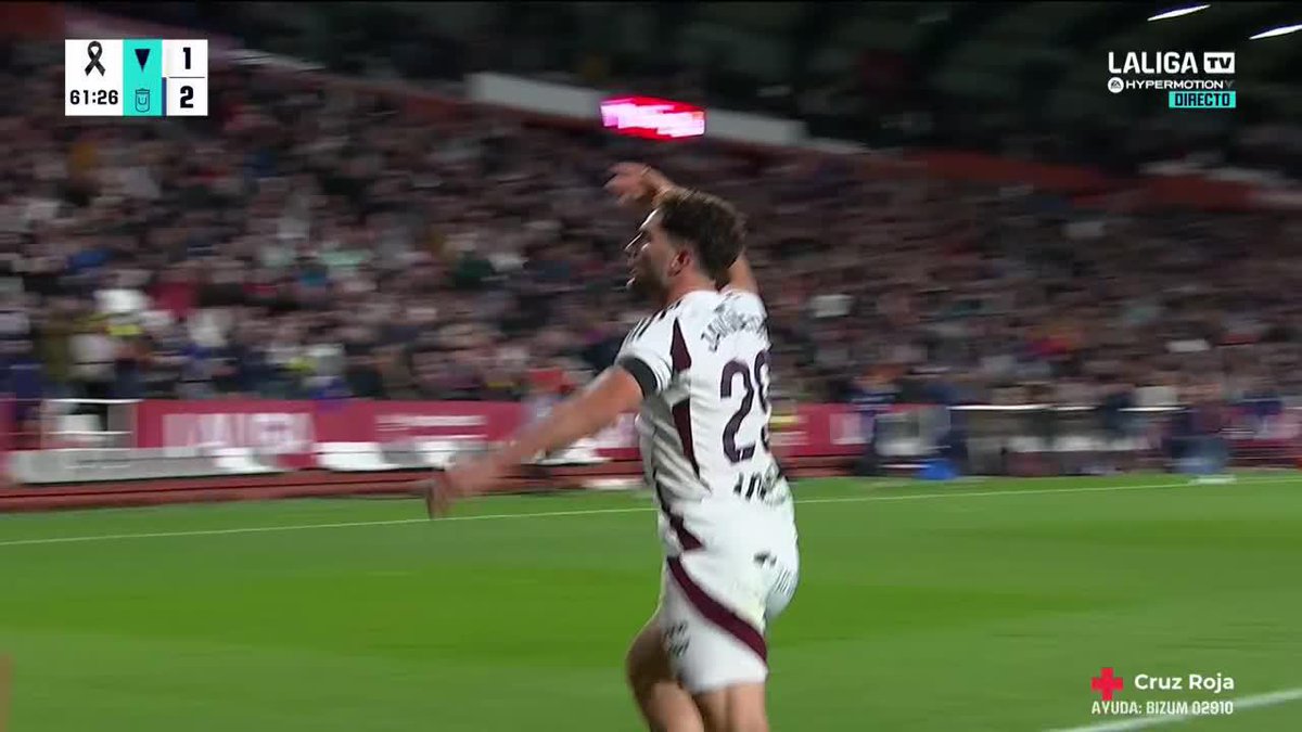 Te caes, te levantas. Provoca el penalti del 1-1. Su error hace el 1-2. Finiquita este jugadón para hacer el 2-2. La montaña rusa de Javier Rueda es puro fútbol, es puro Albacete Balompié 🤍 🤍 #LALIGAHYPERMOTION