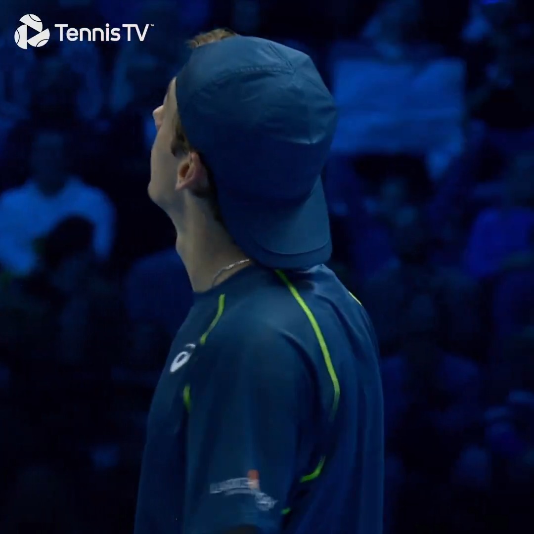 In by the FINEST of margins 🤏 Jannik Sinner leaves De Minaur stunned as he catches the line 🤷♂️ #NittoATPFinals