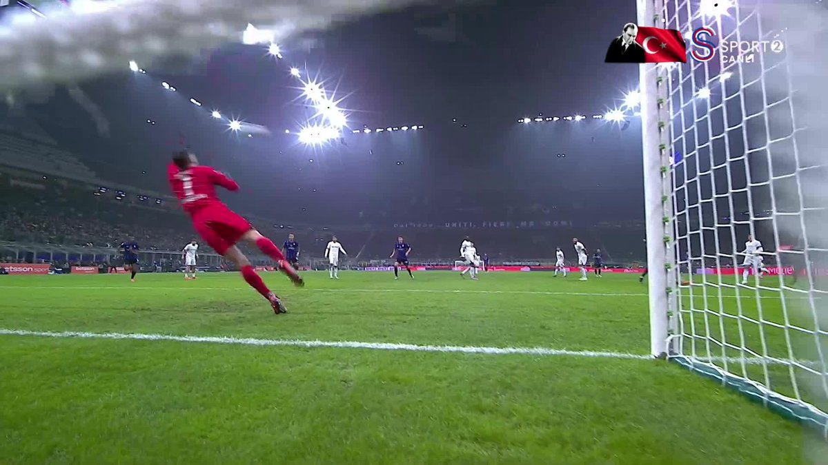 🔊 Sadece sese kulak verin.. 🇹🇷 Hakan Çalhanoğlu’nun nefis golünden sonra Inter taraftarları ona özel yaptıkları besteyle onurlandırdı. 🤩