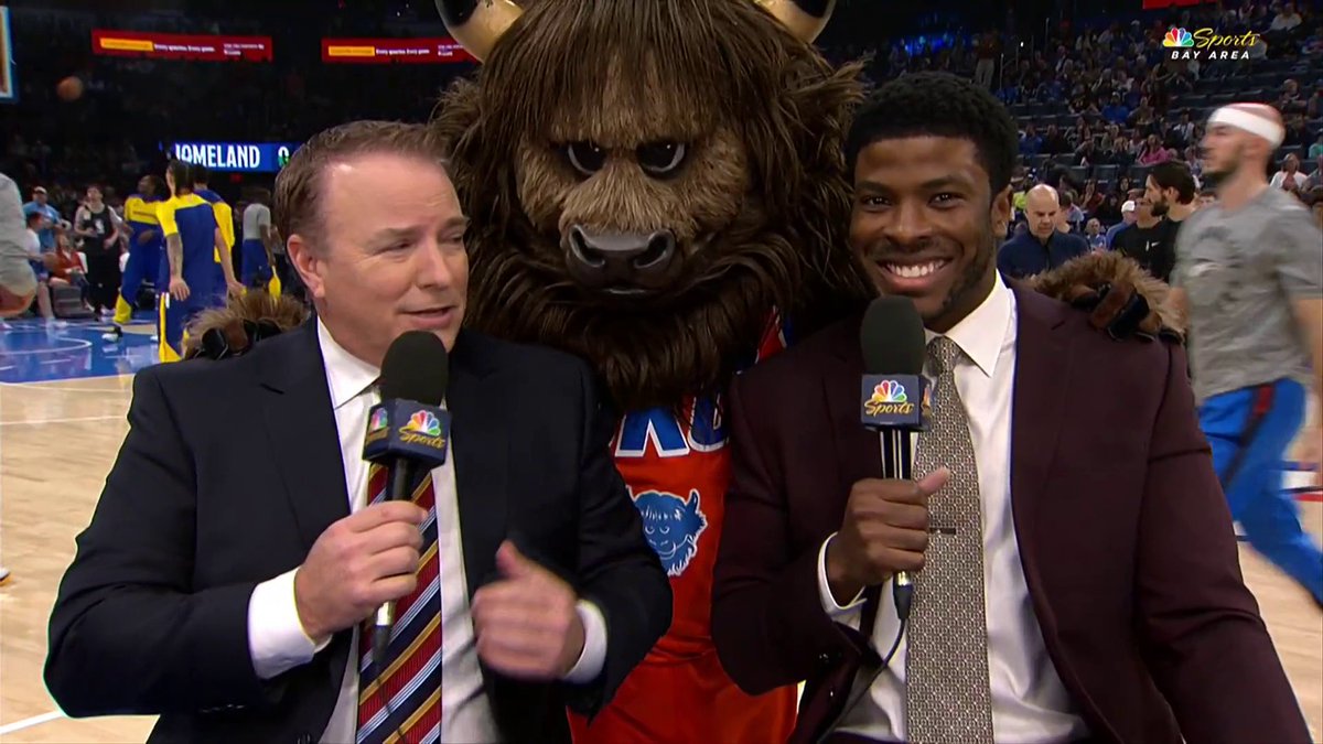 Kelenna and Fitz had a special pregame guest 😂 Rumble the Bison