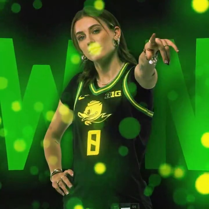 Duck mentality. Oregon Women’s Basketball upsets #12 Baylor inside MKA 76-74. #GoDucks