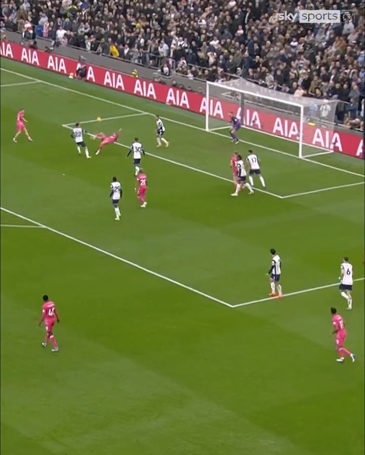 Watch Sammie Szmodics' bicycle kick against Tottenham in Ipswich's first win of the season! 🚲🤩