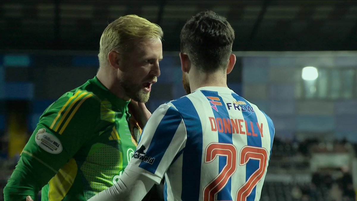 🗣️ "Yellow card. The referee dealt with it really well." 🗣️ "He should go for that. It is naughty. That is intent to smash him across the face." Dermot Gallagher, Stephen Warnock & Sue Smith disagree over Liam Donnelly's yellow after clashing with Kasper Schmeichel. Thoughts? ⤵️