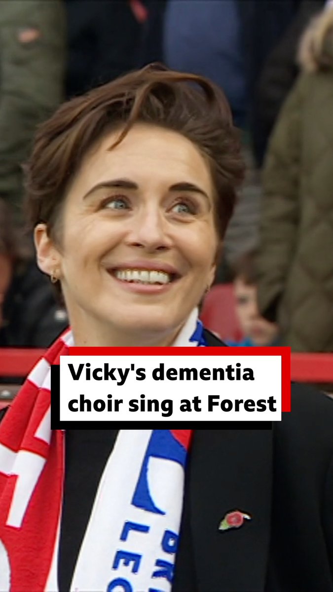What a lovely moment 😍 @Vicky_McClure's Our Dementia Choir performed in front of thousands at a Nottingham Forest game. The choir has been given a long-term rehearsal space at the City Ground. . . . #nottingham #nffc