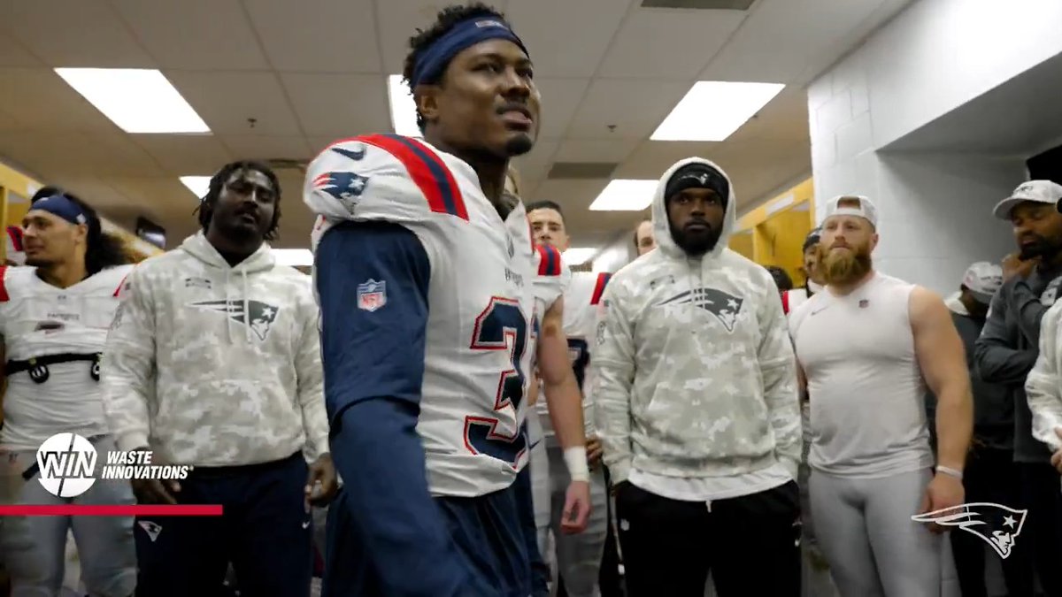 Drake Maye congratulated and/or thanked each member of the offensive line in the locker room after their win. You love to see it. (🎥 New England Patriots)