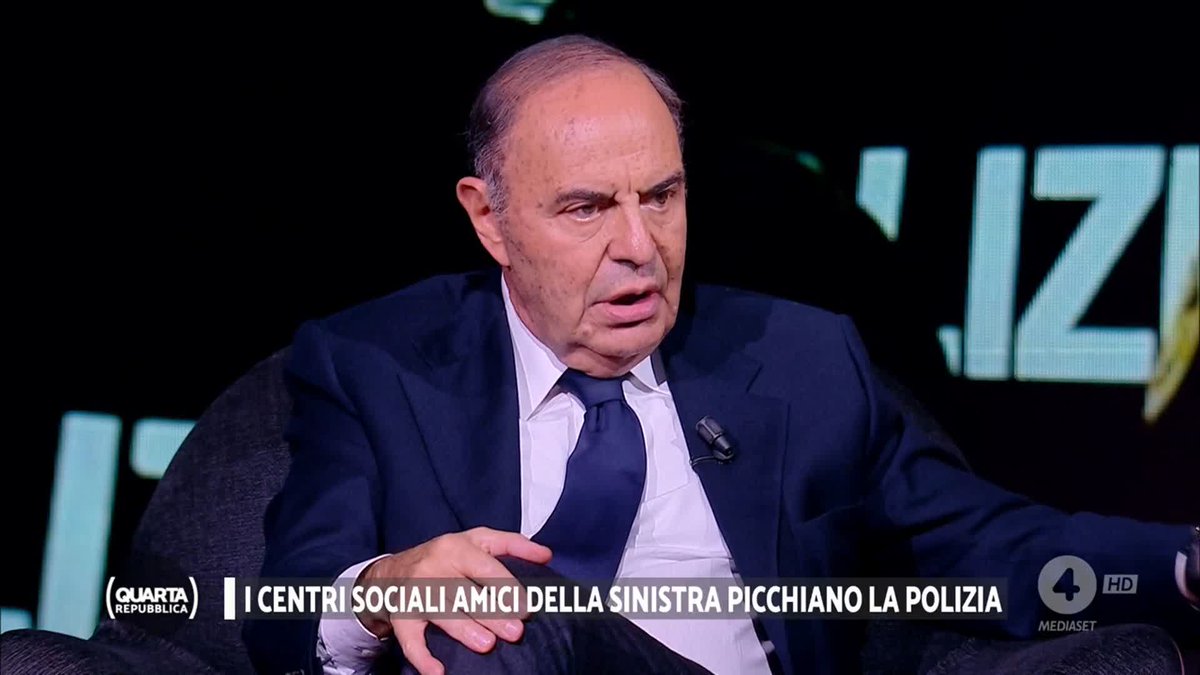 "Tutti quanti anche i fascisti hanno il diritto di manifestare." #Vespa #quartarepubblica