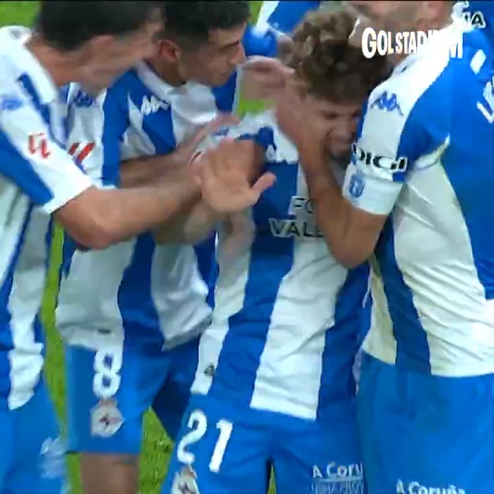 Necesitaba el RC Deportivo la aparición de la segunda línea, y en la Jornada 14, ha levantado la mano Mario Soriano Carreño 🍍 en el descuento, para decir...aquí estamos. La era Óscar Gilsanz comienza de la mejor manera posible. Sonríe Riazor.