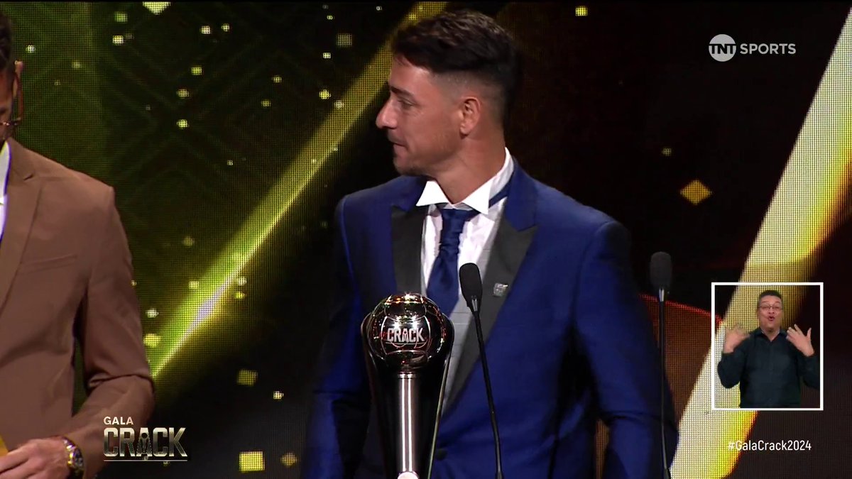 🥵🏆🛡 ¿QUIÉN MÁS QUE TÚ, TORO? Fernando Zampedri se quedó con el Gol del Año de la #GalaCrack2024, con su chilena ante Universidad de Chile en el #ClásicoUniversitario del primer semestre del #CampeonatoPrimera. SIMPLEMENTE HERMOSO. El gran sabor de Coca-Cola, sin azúcar. ¿Listo para probar #LaMejorCocaCola ? #CocaColaSinAzúcar