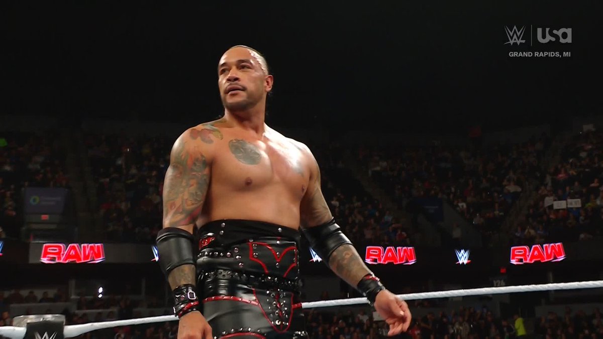 Who ya got at #SurvivorSeries?!