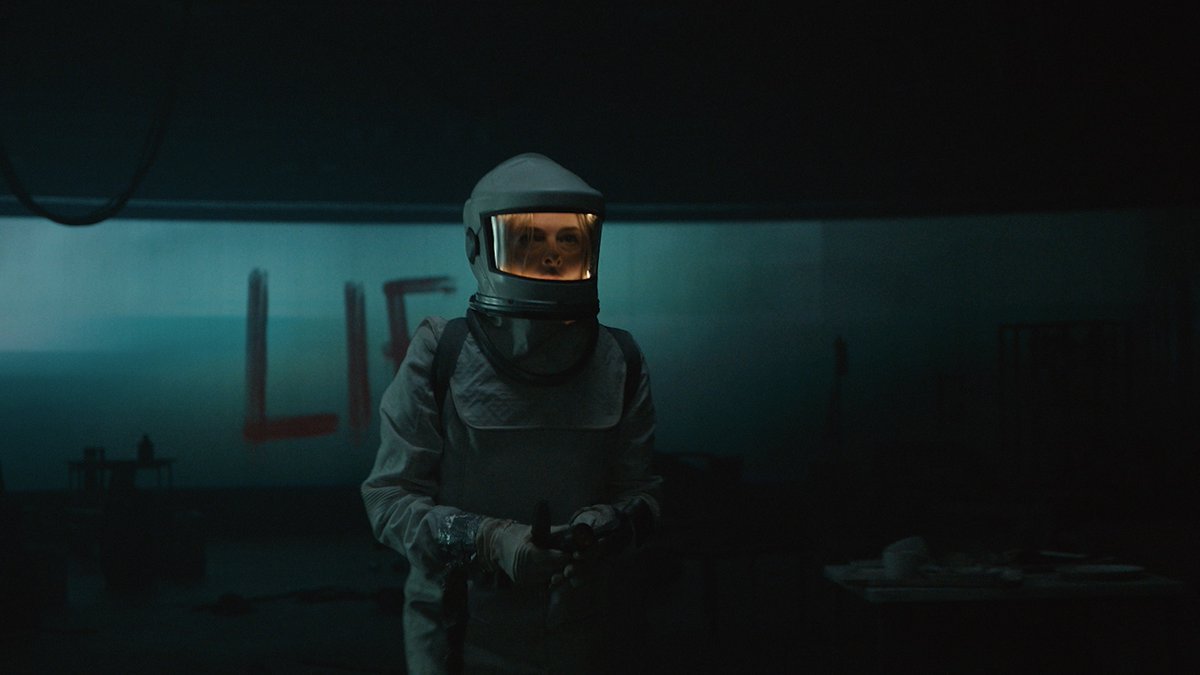 Take a deep breath. Catch the #Silo Season 2 premiere November 15 with a 3-month Apple TV extended trial on PS5 and PS4: