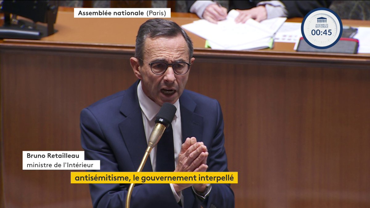 🔴 Antisémitisme ➡️ "L'antisémitisme le plus décomplexé est de retour et a deux visages : de l'islamisme radical, et de tous ceux qui instrumentalisent la cause palestinienne pour des fins politiciennes", s'insurge le ministre de l'Intérieur Bruno Retailleau. #QAG