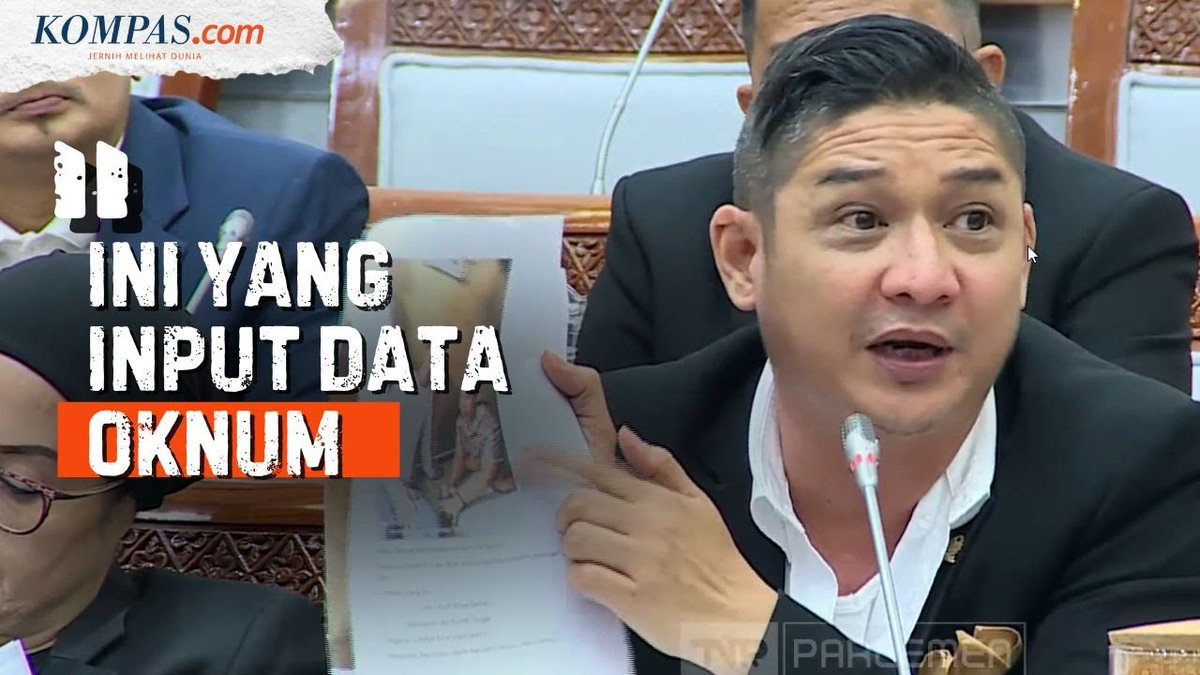 "Pak Menteri, ini ada foto saya jangan lihat sayanya, ada di sebelah saya Pak. Ini anak yang ada di Jakarta Barat. Beliau ini punya penyakit cerebral palsy kalau saya tidak salah, ini terkait lumpuh otak, saraf, otot, dan lain sebagainya," kata Pasha | #Bansos #Pasha