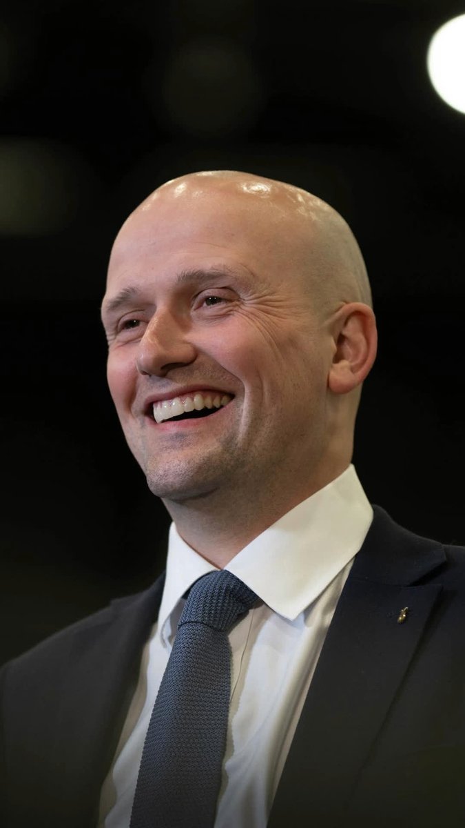Stephen Flynn aims to become MSP but plans to remain an MP