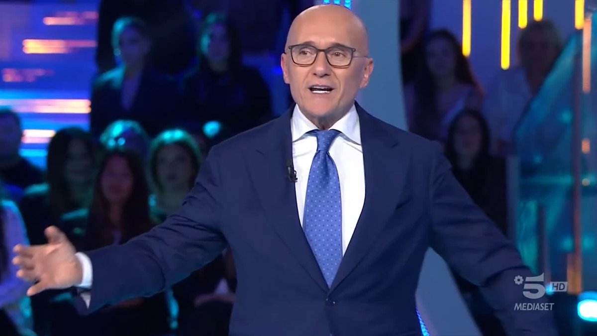 Iago, benvenuto in studio! 🤩 #GrandeFratello