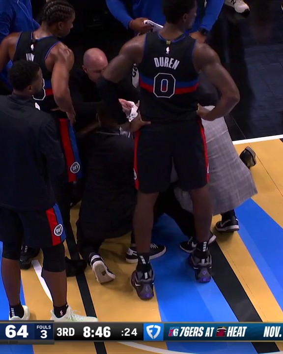 Tim Hardaway Jr. left the floor in a wheelchair after taking multiple hits to the head Hope he is OK. 🙏