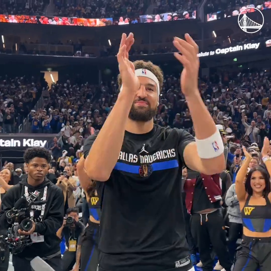 An ovation fit for a captain. Welcome back, Klay Thompson