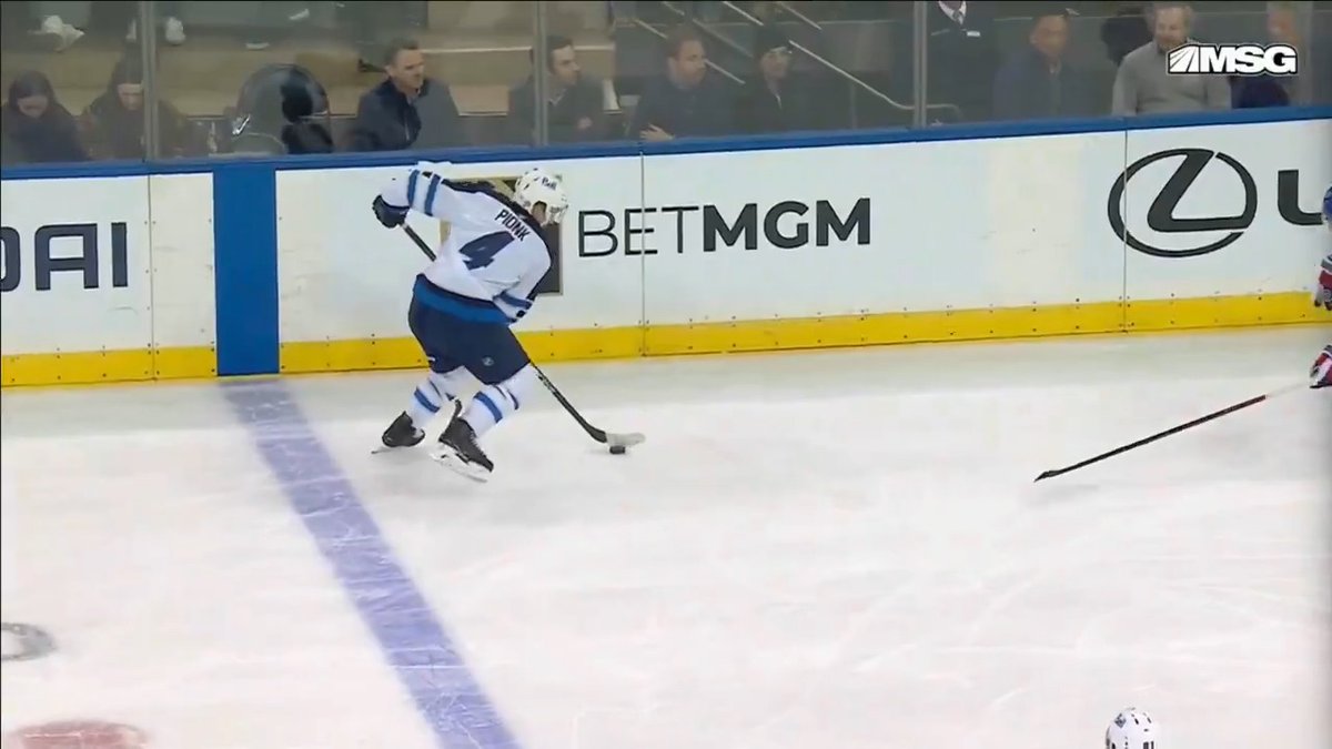 Can't stop watching this Winnipeg power-play goal from tonight. What a story the Jets have been ✈️