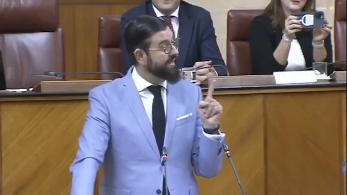 🥹 El discurso de Manu Sánchez al recoger el ‘Paloma de Plata’ en el Parlamento de Andalucía es PRECIOSO. 🗣️ Una reivindicación de la diversidad lingüística, la Sanidad, la Educación, la paz… 🔊 Como dicen Àngels y José Luis Sastre, escuchadlo porque merece muchísimo la pena.