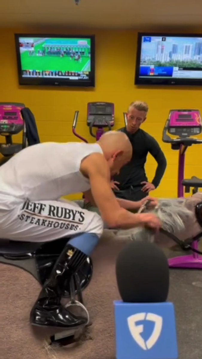 Hall of Fame jockey mike e smith gave jockey Gavin Ashton some tips and tricks and we got to listen in.