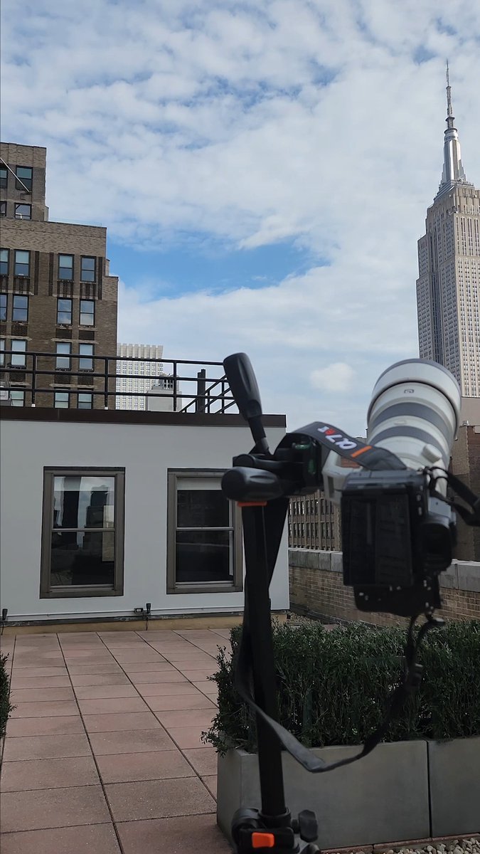 Calling all PlayStation fans, we caught someone asking a *very* important question with the Sony 200-600MM lens atop the Empire State Building