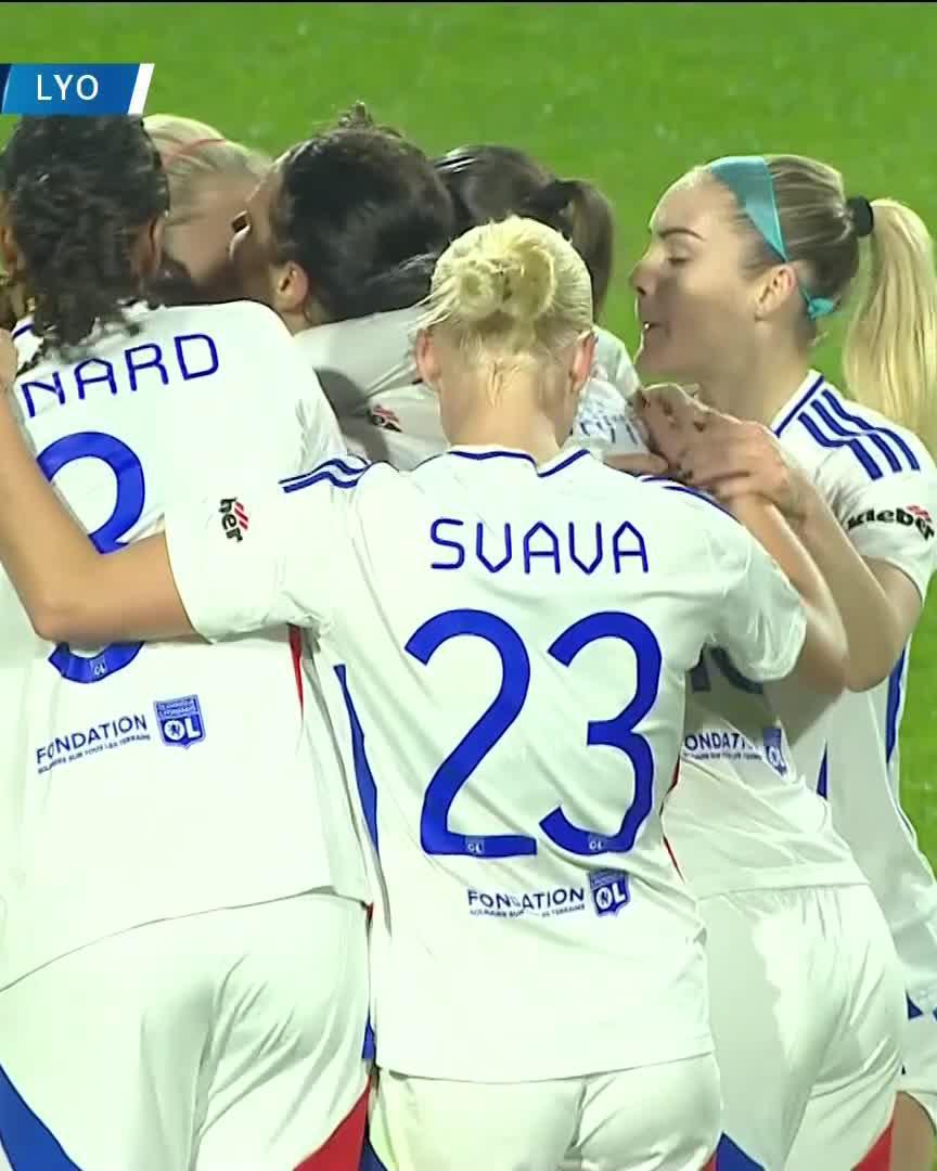 😱 OOOOOH MON DIEU ❗ Dumornay doubles Lyon's lead in Rome from near the half way line! Watch live for free on DAZN ▶️ #UWCLonDAZN #UWCL
