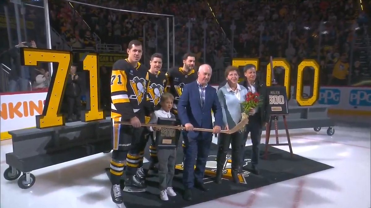 A special moment pregame honoring Evgeni Malkin's 500 NHL Goals 👏